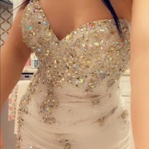 La femme pairs white gown prom or wedding size 6